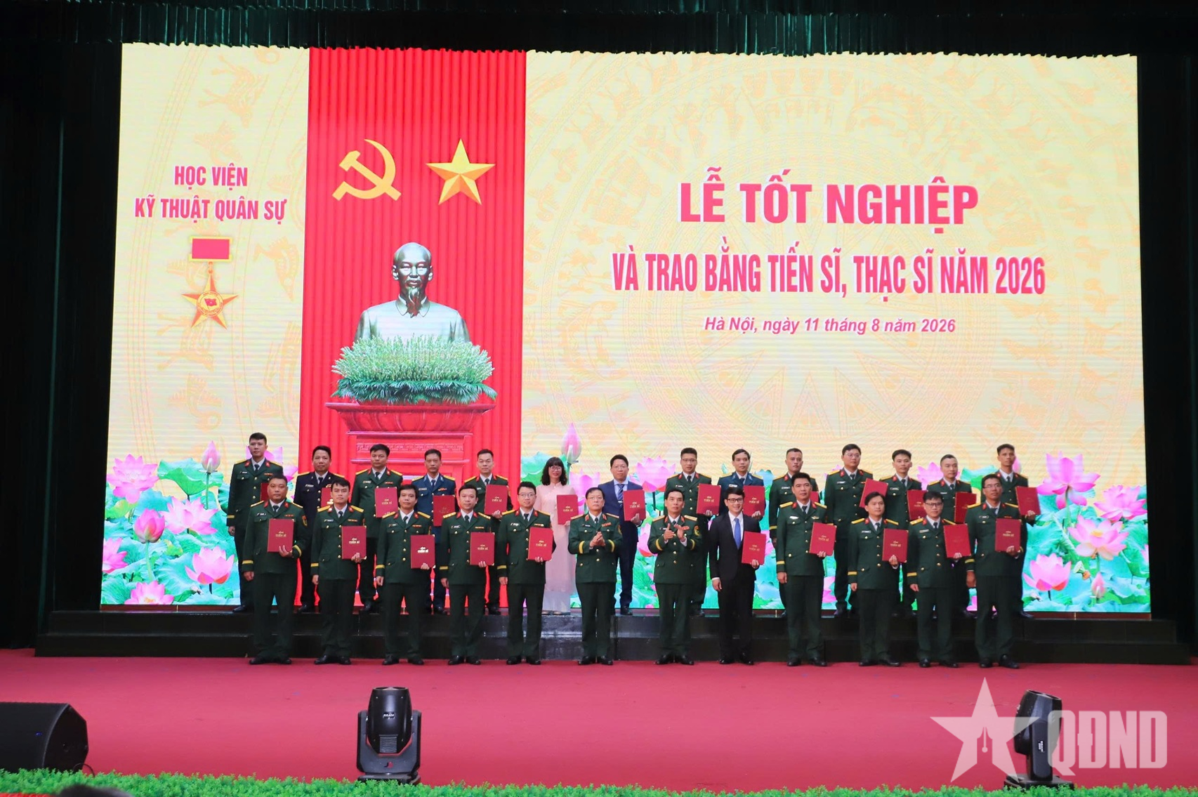 Phát hiện, bồi dưỡng và xây dựng đội ngũ cán bộ khoa học, chuyên gia có tư duy độc lập, năng lực sáng tạo